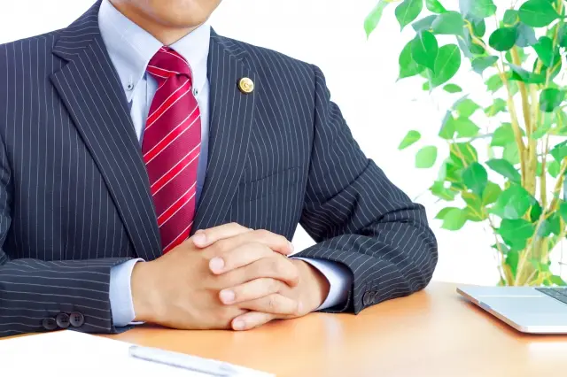バッジを付けた士業