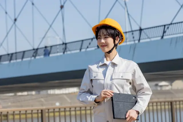 女性現場監督